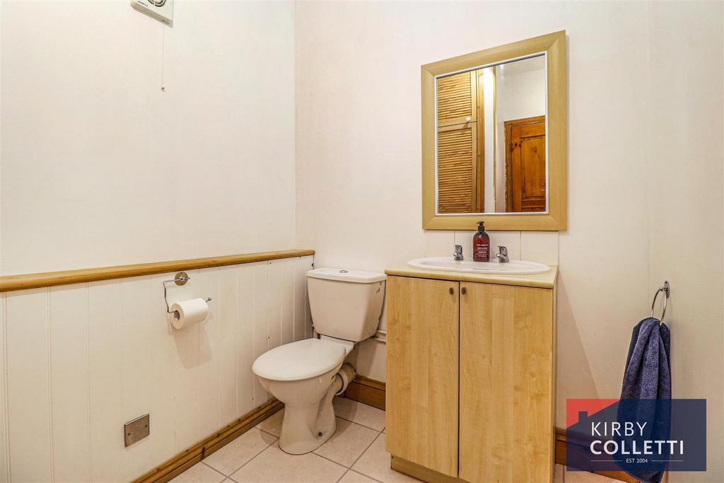 Ground floor w.c.