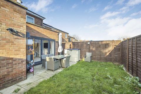 2 bedroom flat for sale, Juniper Gardens, London SW16