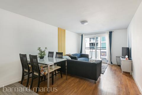 2 bedroom flat for sale, Station Approach, Epsom