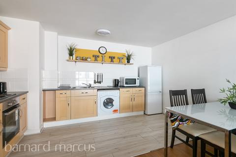 2 bedroom flat for sale, Station Approach, Epsom