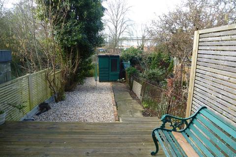 2 bedroom terraced house to rent, Elgar Road, Reading, Berkshire,