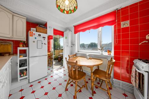 2 bedroom apartment to rent, Somerford Grove, London N16