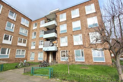 2 bedroom apartment to rent, Somerford Grove, London N16