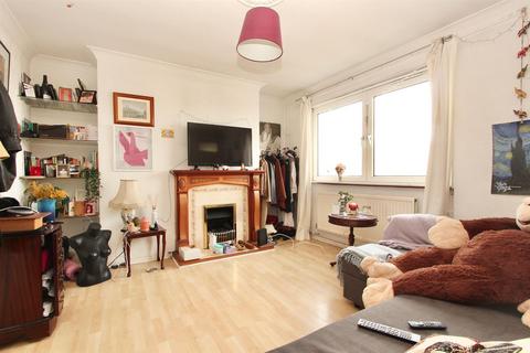 2 bedroom apartment to rent, Somerford Grove, London N16