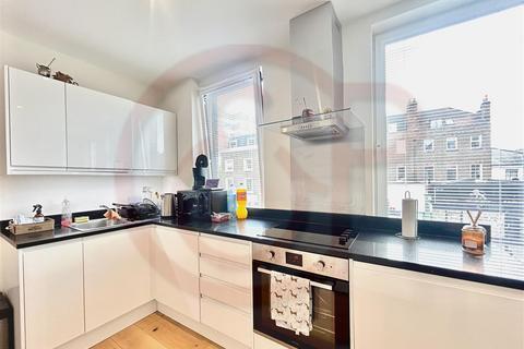 Studio to rent, King Street, Hammersmith, W6