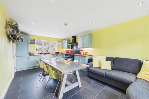 undefined, Old Manor Farm, Fenton, Newark