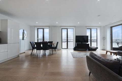 3 bedroom apartment for sale, Kelson House, Royal Wharf, E16