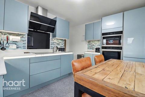 2 bedroom bungalow for sale, The Broadway, Minster