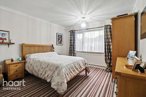 2 bedroom bungalow for sale, The Broadway, Minster