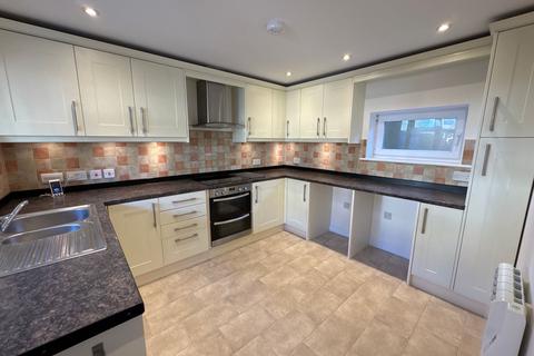 2 bedroom detached house to rent, Morehall Avenue, Folkestone, CT19