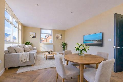 2 bedroom apartment for sale, LONDON ROAD, Hadleigh, Benfleet