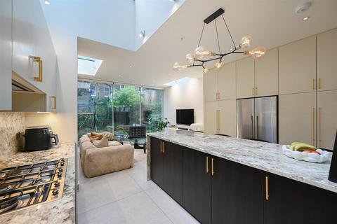 undefined, Melrose Gardens, Brook Green, London W6