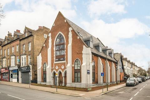 3 bedroom flat to rent, High Street, London SE20