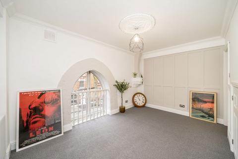 3 bedroom flat to rent, High Street, London SE20