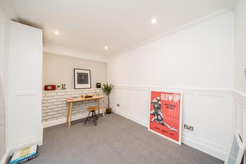 3 bedroom flat to rent, High Street, London SE20