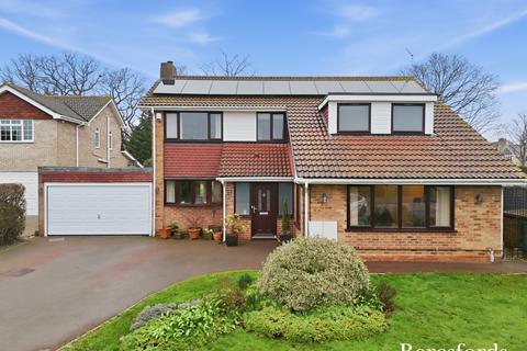 4 bedroom detached house for sale, Long Meadow, Hutton, CM13