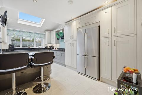 4 bedroom detached house for sale, Long Meadow, Hutton, CM13