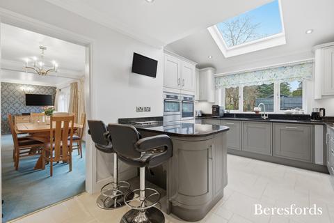 4 bedroom detached house for sale, Long Meadow, Hutton, CM13