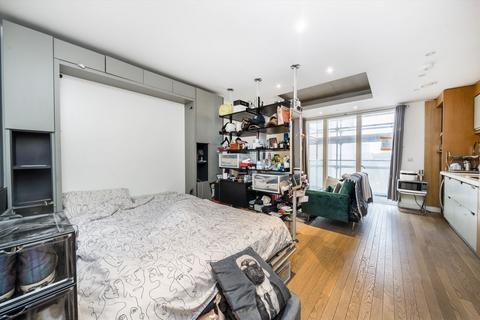 Studio to rent, Cobblestone Square, London E1W