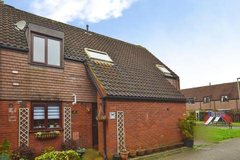 2 bedroom maisonette to rent, Newgate Close, St Albans, AL4
