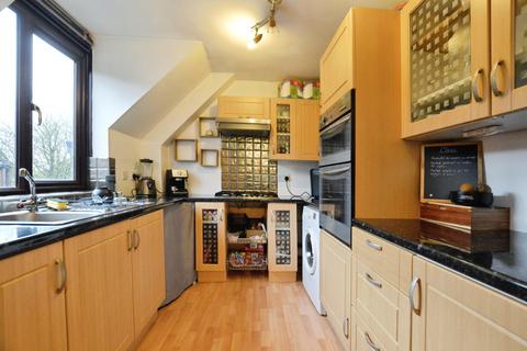 2 bedroom maisonette to rent, Newgate Close, St Albans, AL4