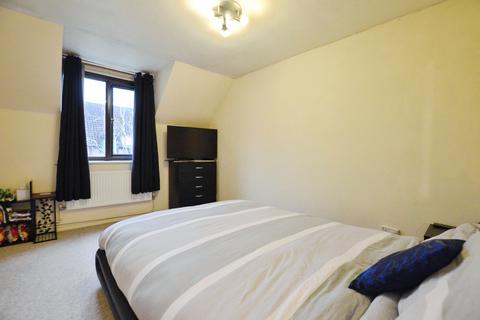 2 bedroom maisonette to rent, Newgate Close, St Albans, AL4
