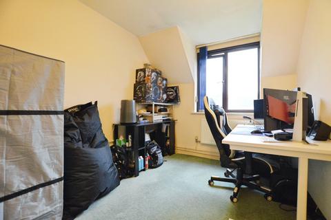 2 bedroom maisonette to rent, Newgate Close, St Albans, AL4