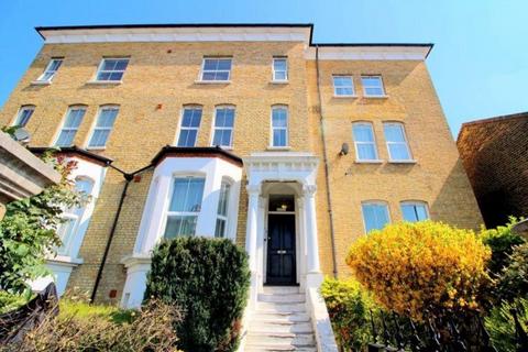 3 bedroom apartment to rent, Portland Road, South Norwood