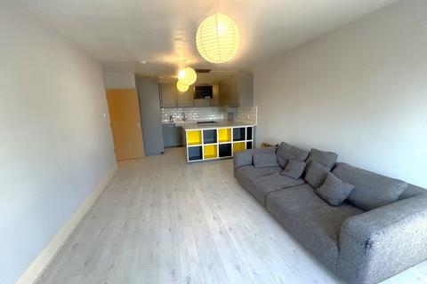 3 bedroom apartment to rent, Portland Road, South Norwood