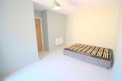 3 bedroom apartment to rent, Portland Road, South Norwood
