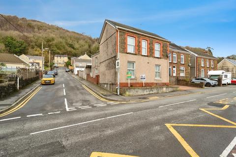 4 bedroom detached house for sale, Davies Road, Pontardawe, SWANSEA