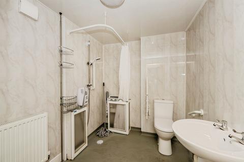 4 bedroom detached house for sale, Davies Road, Pontardawe, SWANSEA