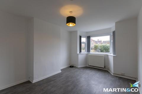 3 bedroom semi-detached house to rent, Alvechurch Road, Northfield, B31