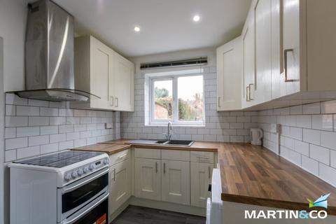 3 bedroom semi-detached house to rent, Alvechurch Road, Northfield, B31