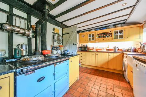 3 bedroom detached house for sale, Malthouse Lane, Peasmarsh, East Sussex TN31 6TA