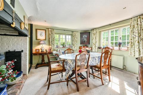 3 bedroom detached house for sale, Malthouse Lane, Peasmarsh, East Sussex TN31 6TA