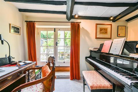 3 bedroom detached house for sale, Malthouse Lane, Peasmarsh, East Sussex TN31 6TA
