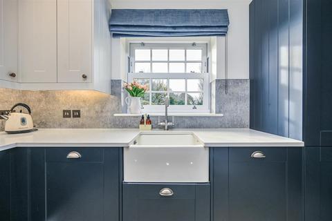 undefined, Applegate Court, Appledore, Ashford, Kent TN26 2AQ