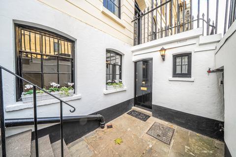 Studio to rent, Trinity Church Square, Southwark, London, SE1