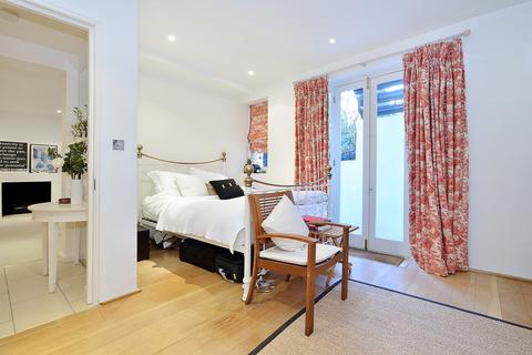 3 bedroom flat to rent, Gledhow Gardens, South Kensington, London, SW5