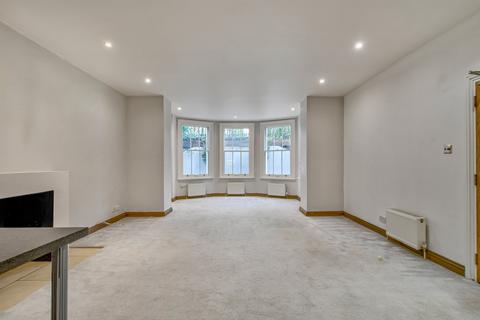 3 bedroom flat to rent, Gledhow Gardens, South Kensington, London, SW5