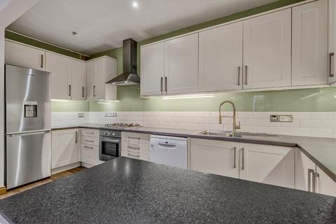 3 bedroom flat to rent, Gledhow Gardens, South Kensington, London, SW5
