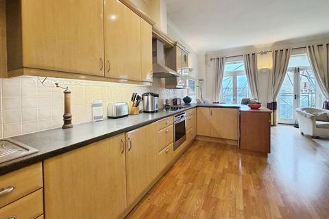 2 bedroom flat for sale, Victoria Bridge Road, Bath BA1