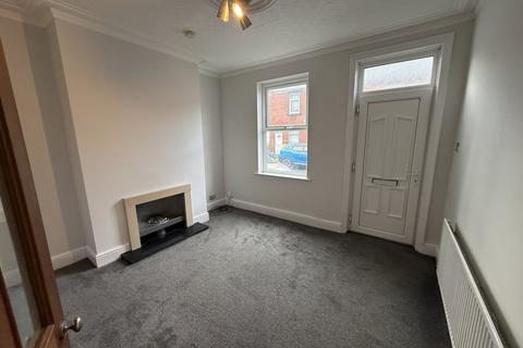 4 bedroom house to rent, Blenheim Road, Barnsley