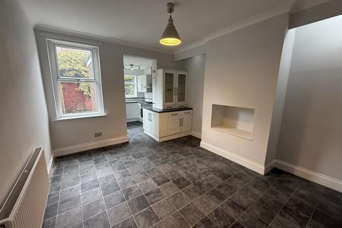 4 bedroom house to rent, Blenheim Road, Barnsley