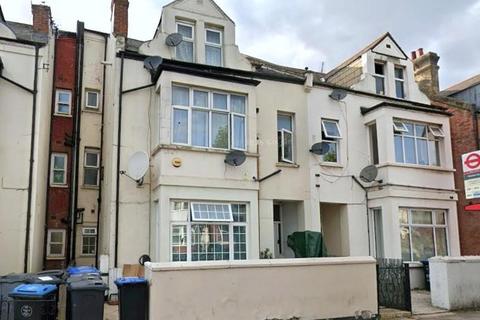 2 bedroom flat to rent, Chichele Road, London NW2