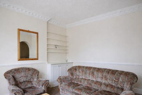2 bedroom flat to rent, Chichele Road, London NW2