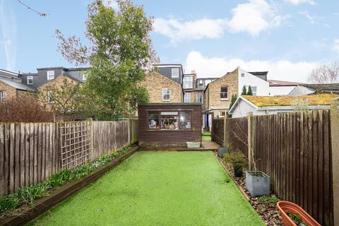 3 bedroom terraced house for sale, Gordon Avenue, St Margarets