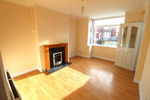 2 bedroom terraced house to rent, Grove Avenue, Doncaster DN5