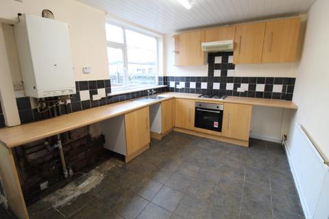 2 bedroom terraced house to rent, Grove Avenue, Doncaster DN5
